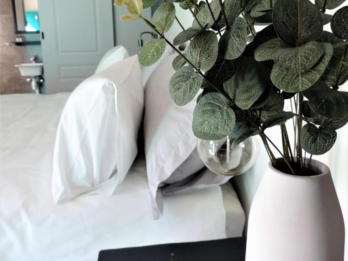 The Lantern Guesthouse Bloemfontein Habitación foto